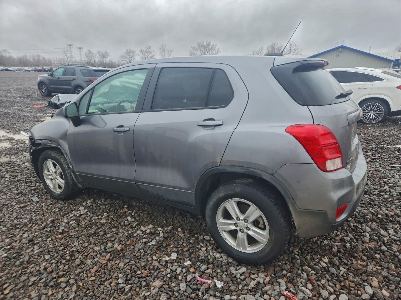 2020 CHEVROLET TRAX LS photo 3