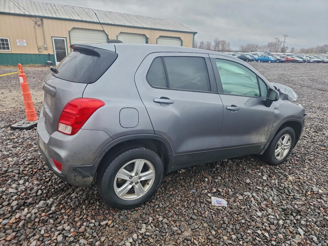 2020 CHEVROLET TRAX LS photo 5