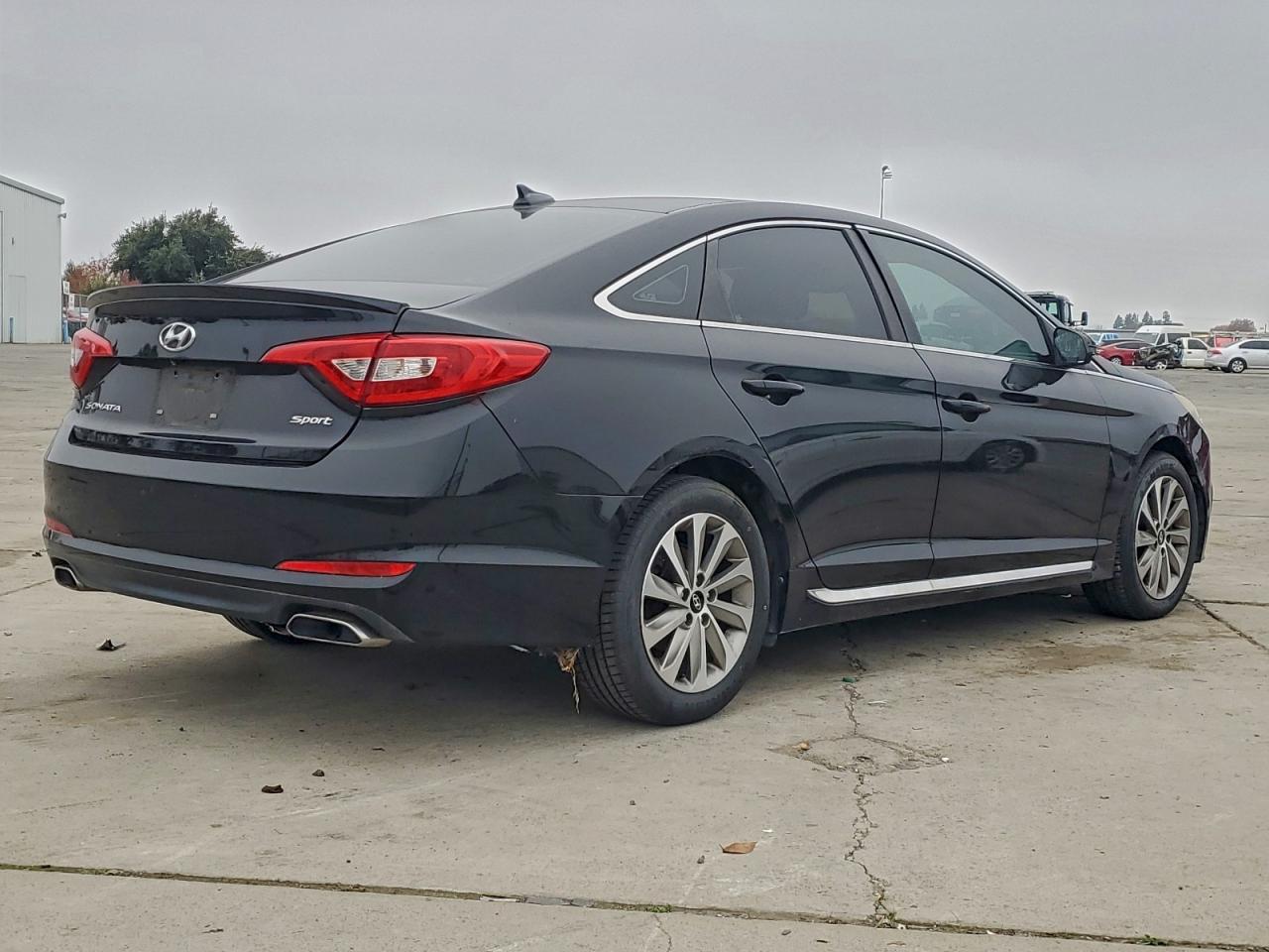 2015 HYUNDAI SONATA SPORT photo 3