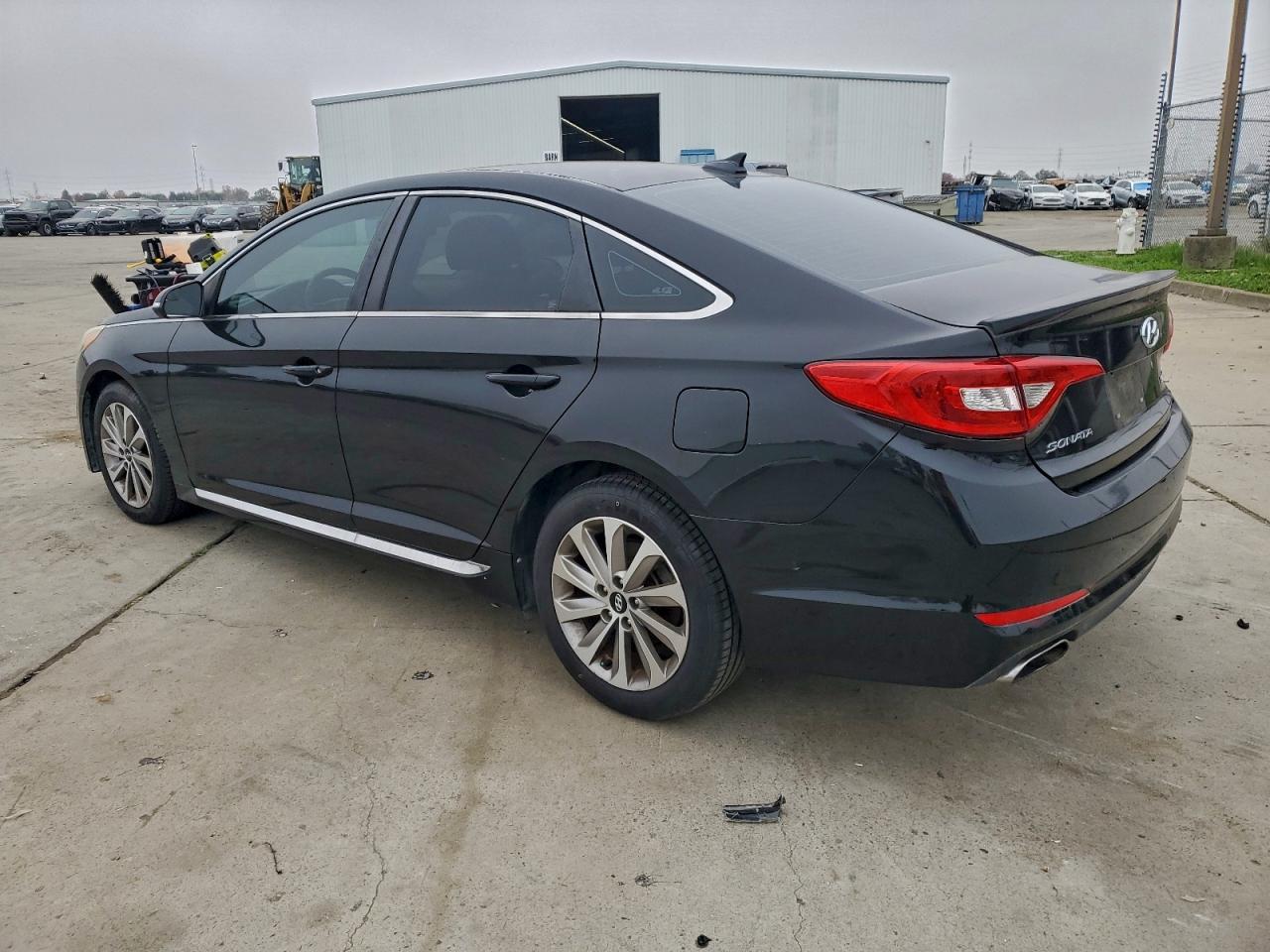 2015 HYUNDAI SONATA SPORT photo 2