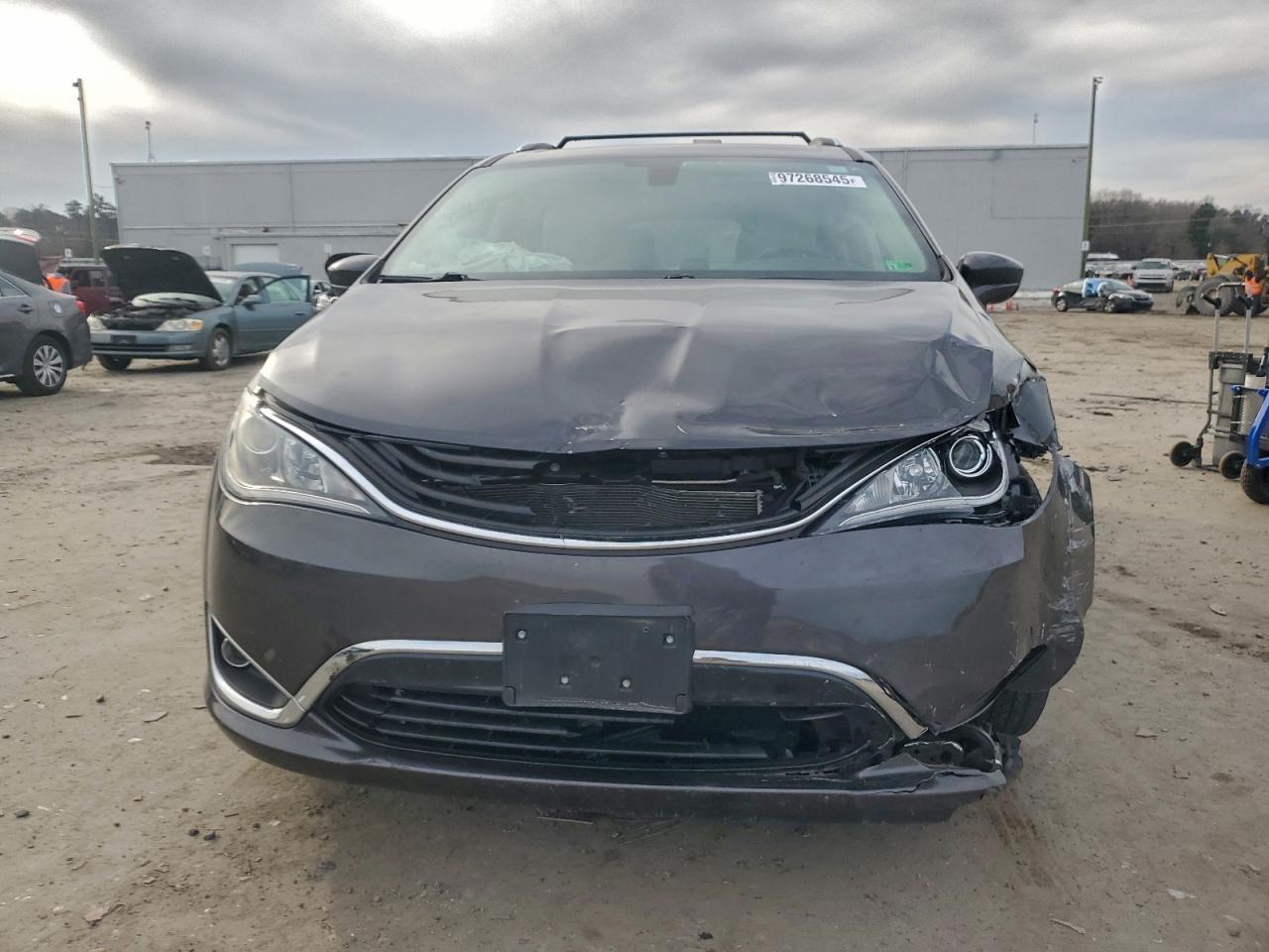 2019 CHRYSLER PACIFICA HYBRID TOURING L photo 5