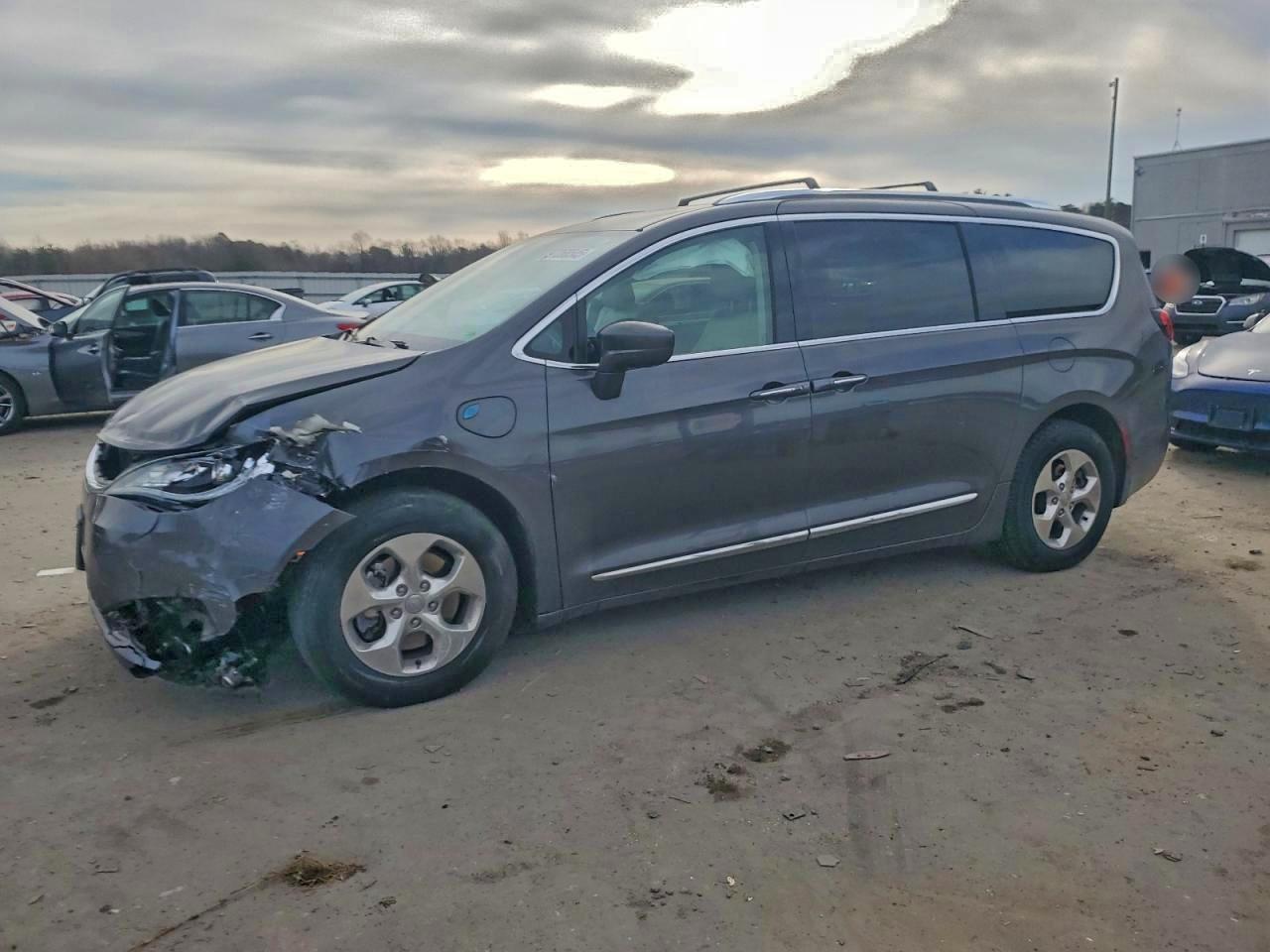 2019 CHRYSLER PACIFICA