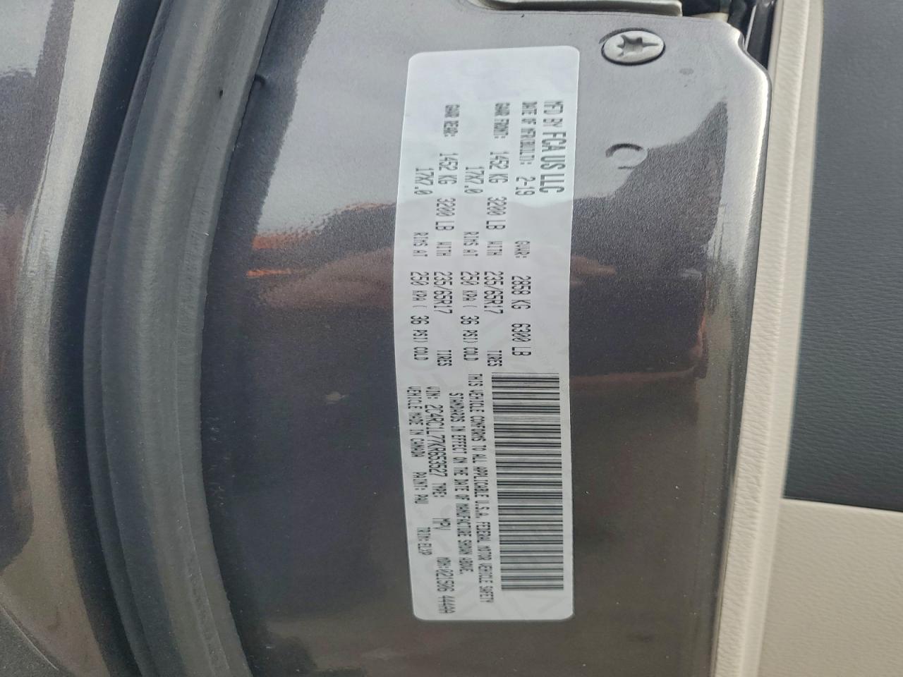 2019 CHRYSLER PACIFICA HYBRID TOURING L photo 13
