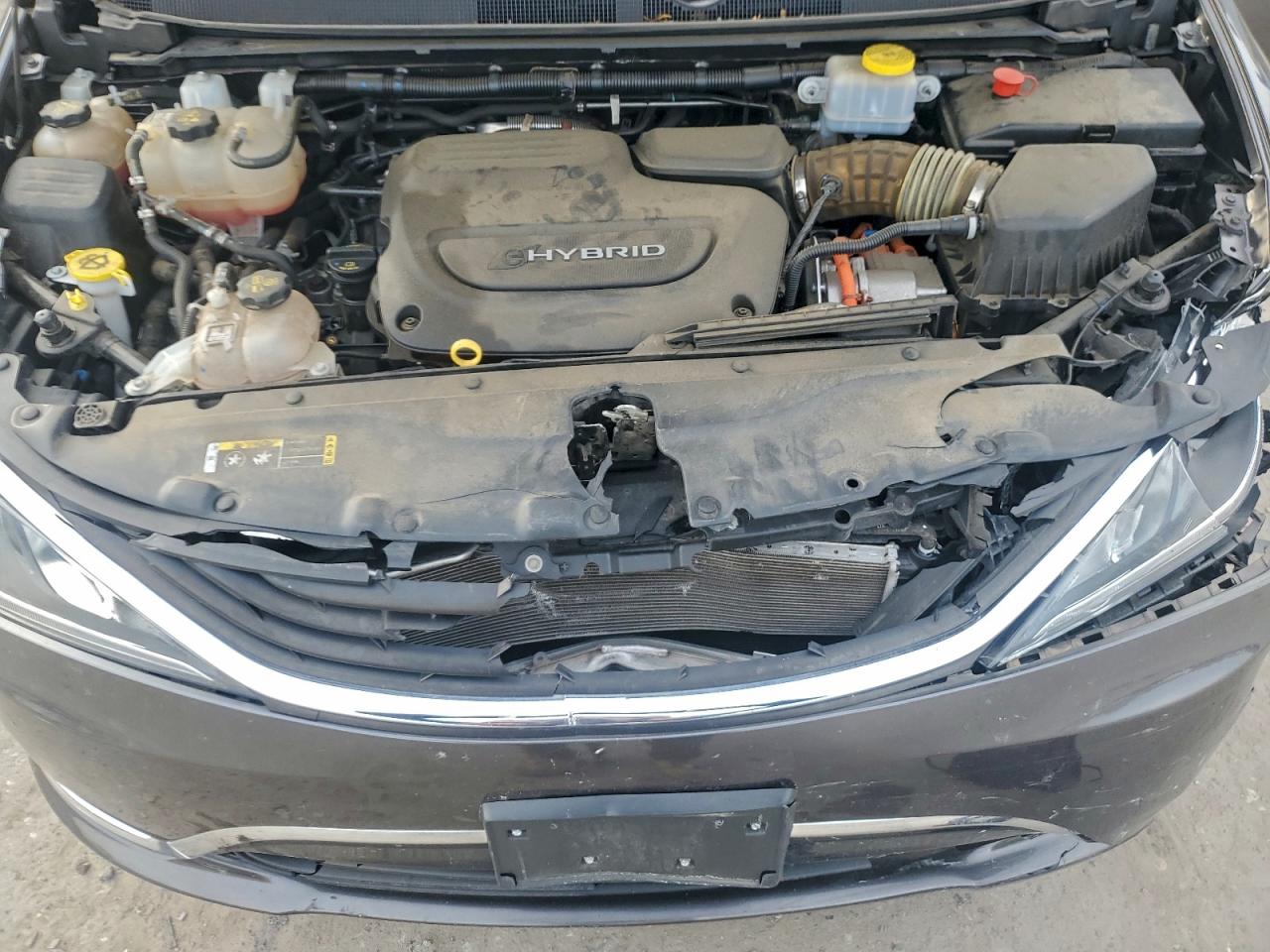 2019 CHRYSLER PACIFICA HYBRID TOURING L photo 12