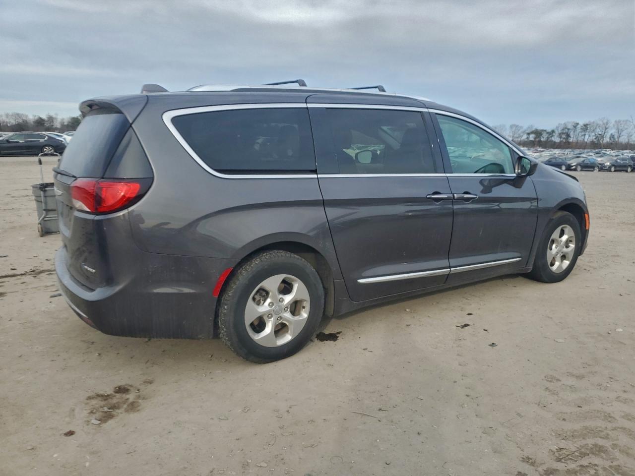 2019 CHRYSLER PACIFICA HYBRID TOURING L photo 3