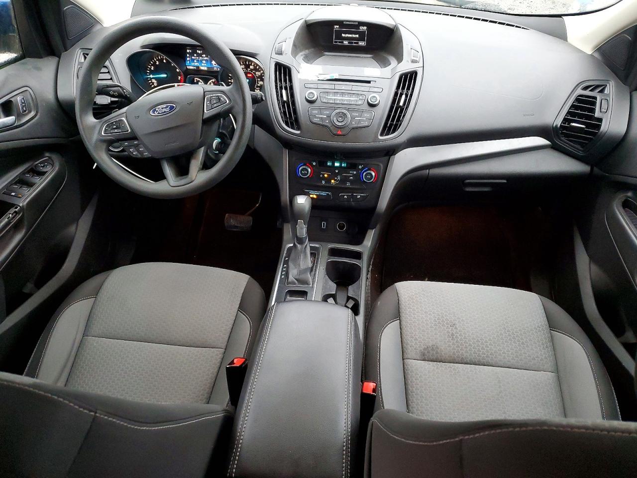 2017 FORD ESCAPE SE photo 8