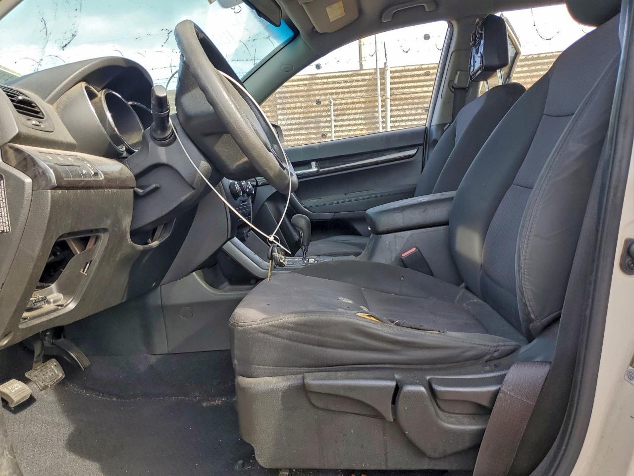2011 KIA SORENTO BASE photo 13