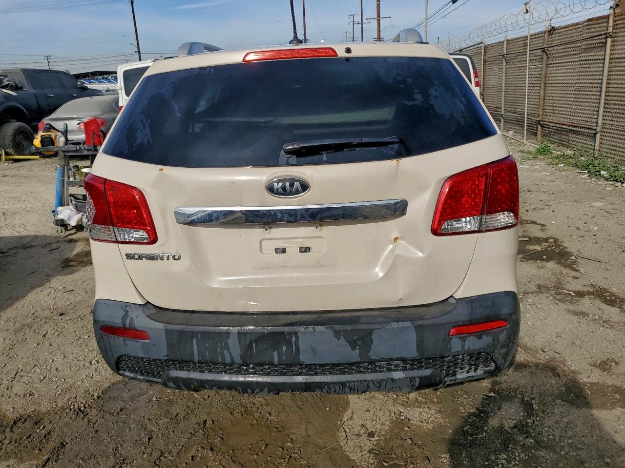 2011 KIA SORENTO BASE photo 11