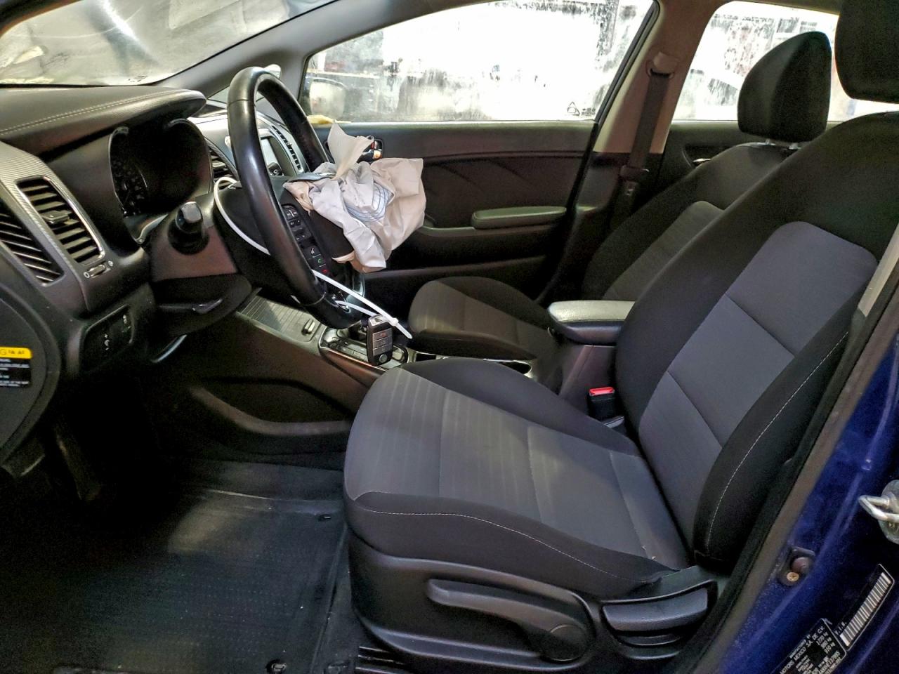 2017 KIA FORTE EX photo 19