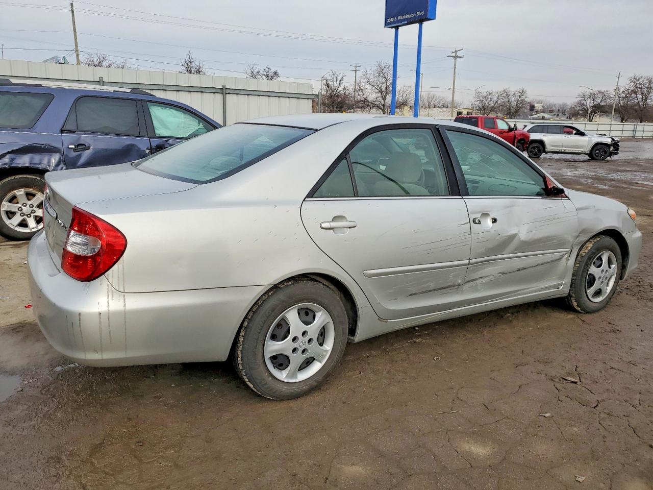 2002 TOYOTA CAMRY LE photo 7