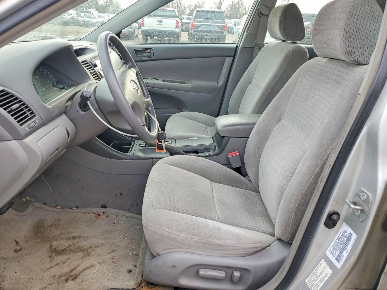 2002 TOYOTA CAMRY LE photo 19