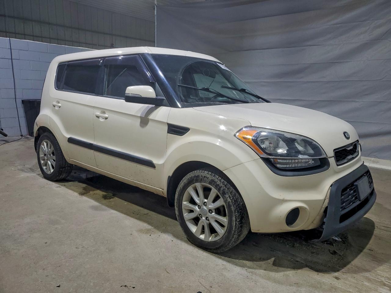 2013 KIA SOUL + photo 7