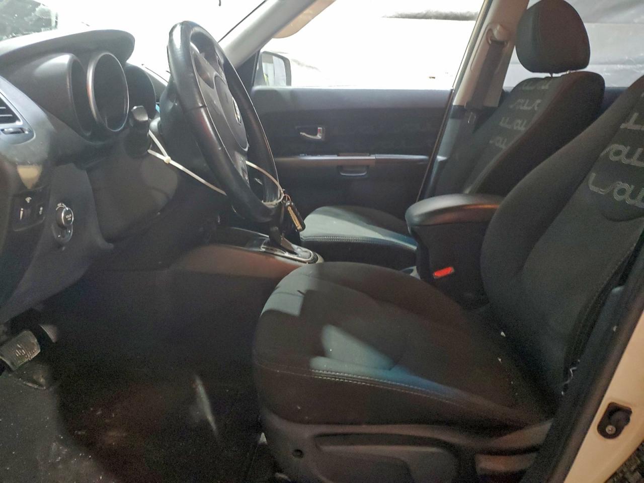 2013 KIA SOUL + photo 13