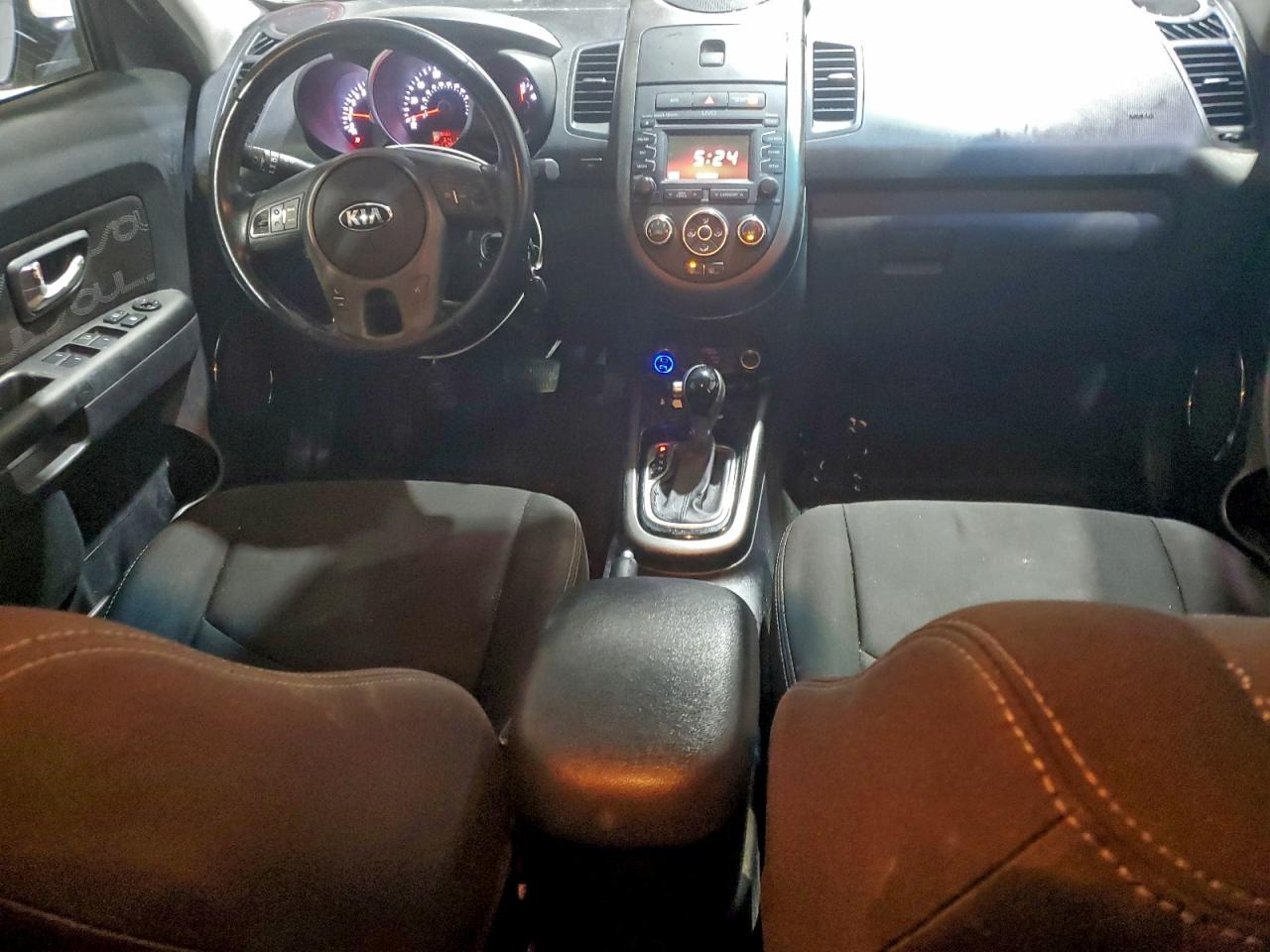 2013 KIA SOUL + photo 15