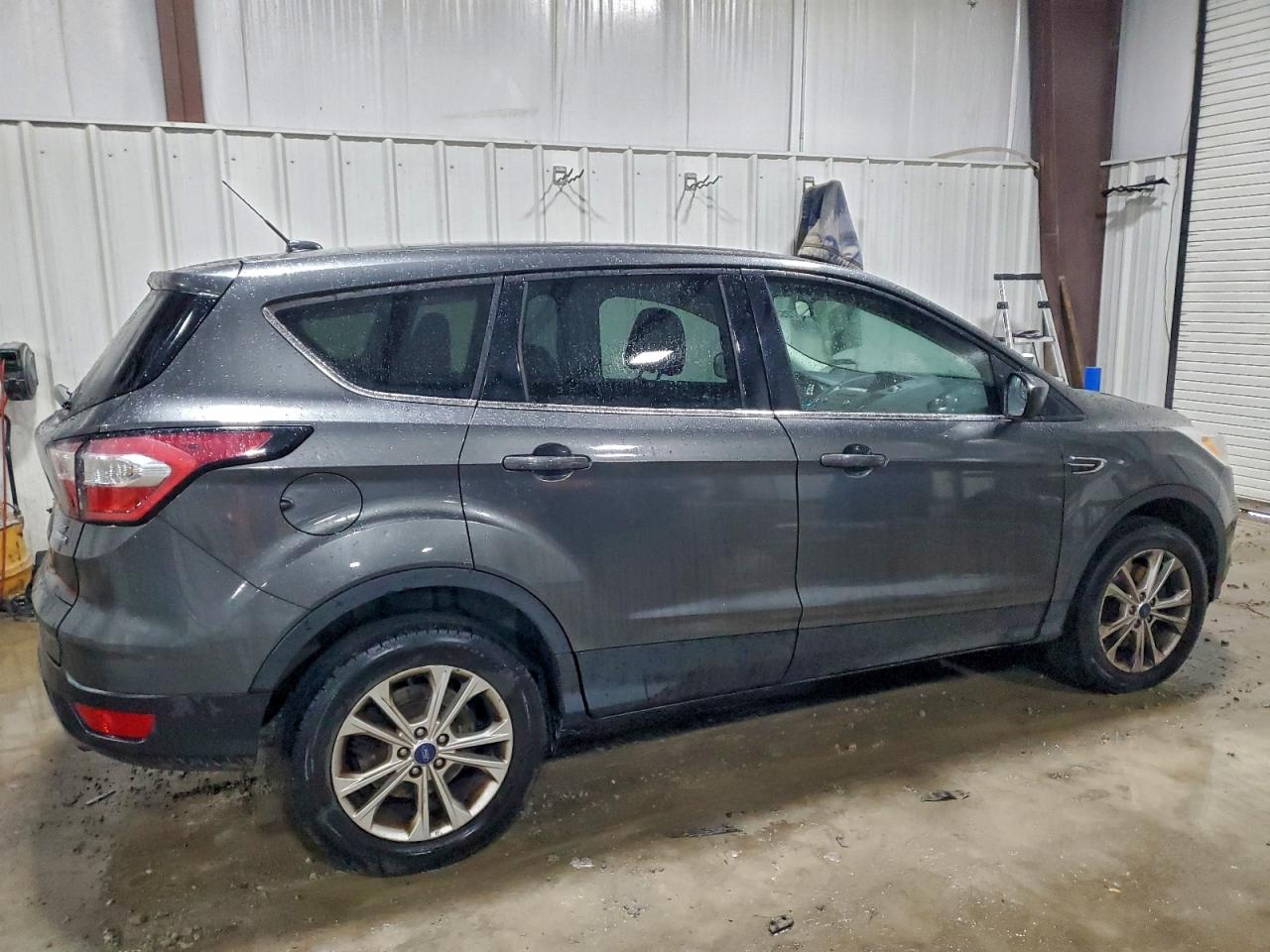 2017 FORD ESCAPE SE photo 5