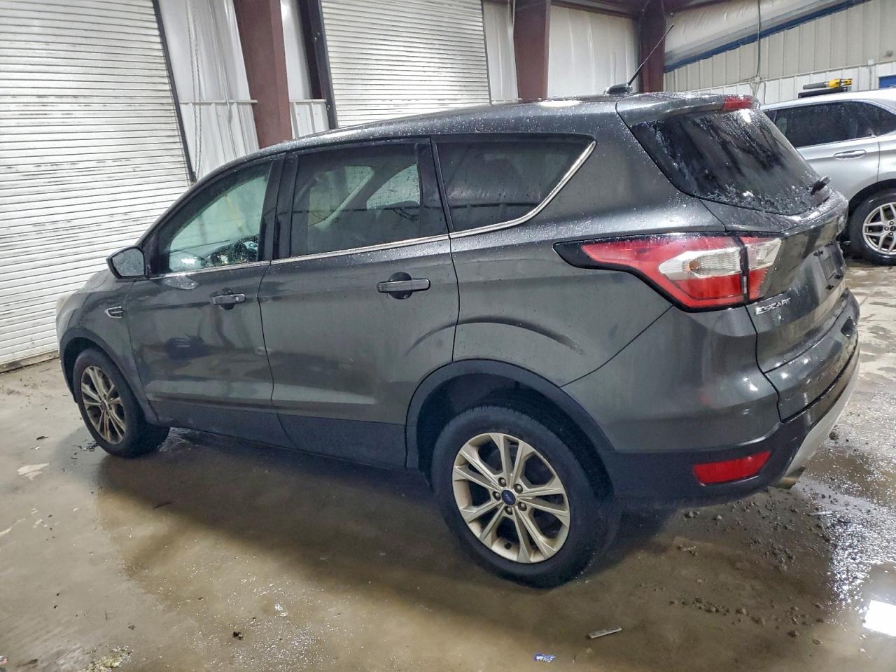 2017 FORD ESCAPE SE photo 3