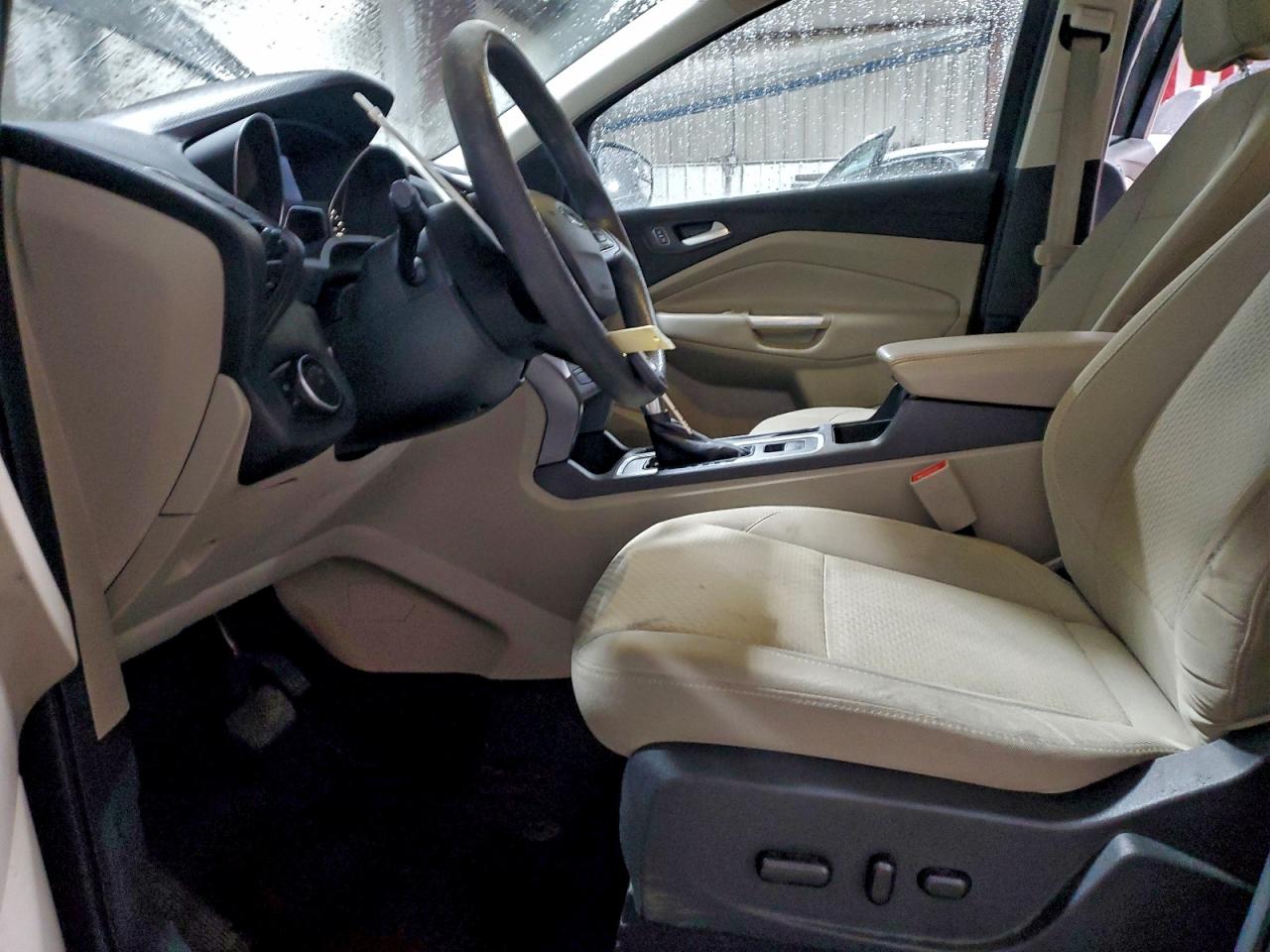 2017 FORD ESCAPE SE photo 13