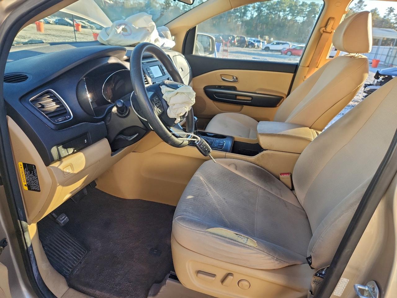 2016 KIA SEDONA LX photo 7