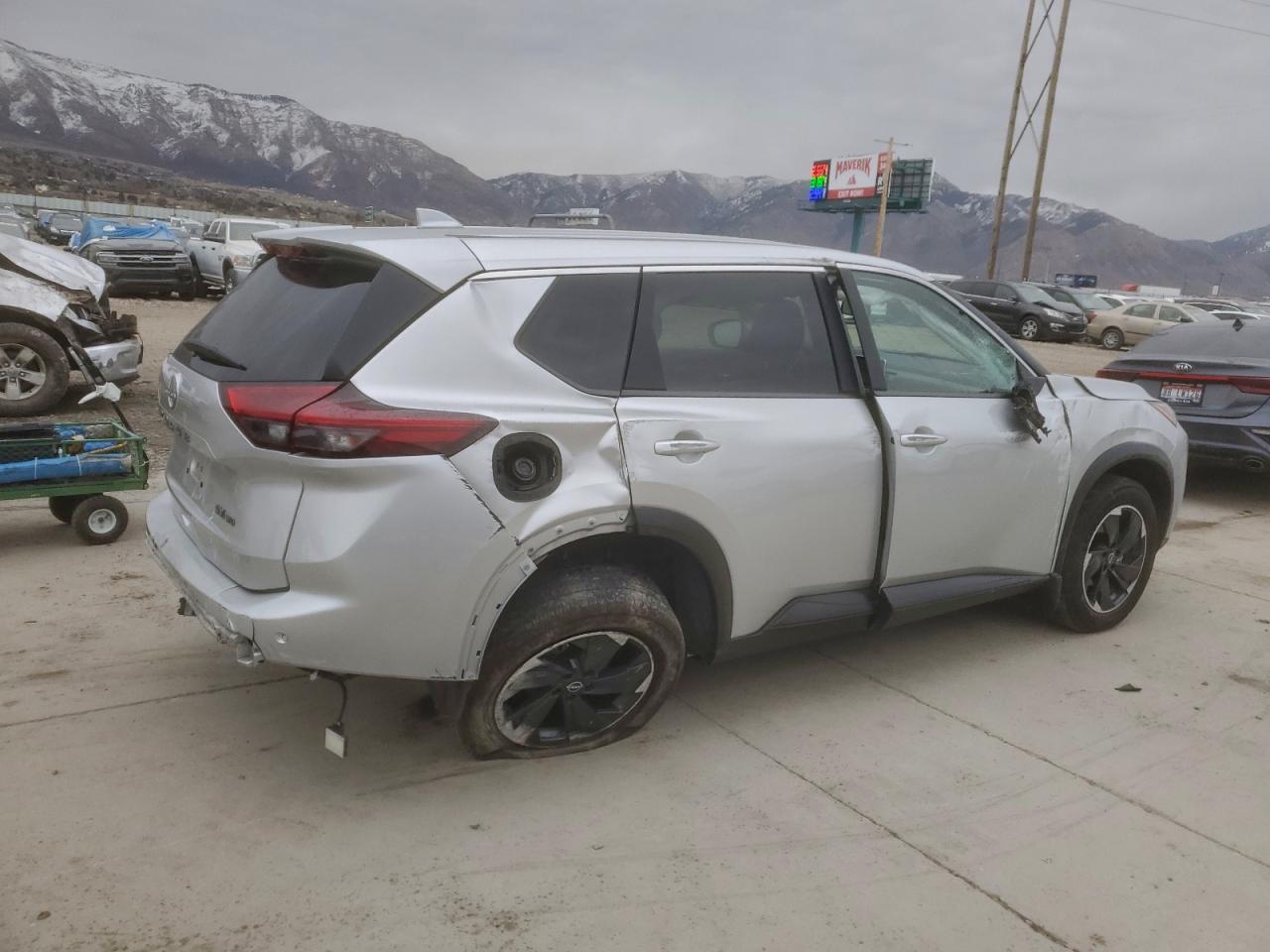 2024 NISSAN ROGUE SV photo 3