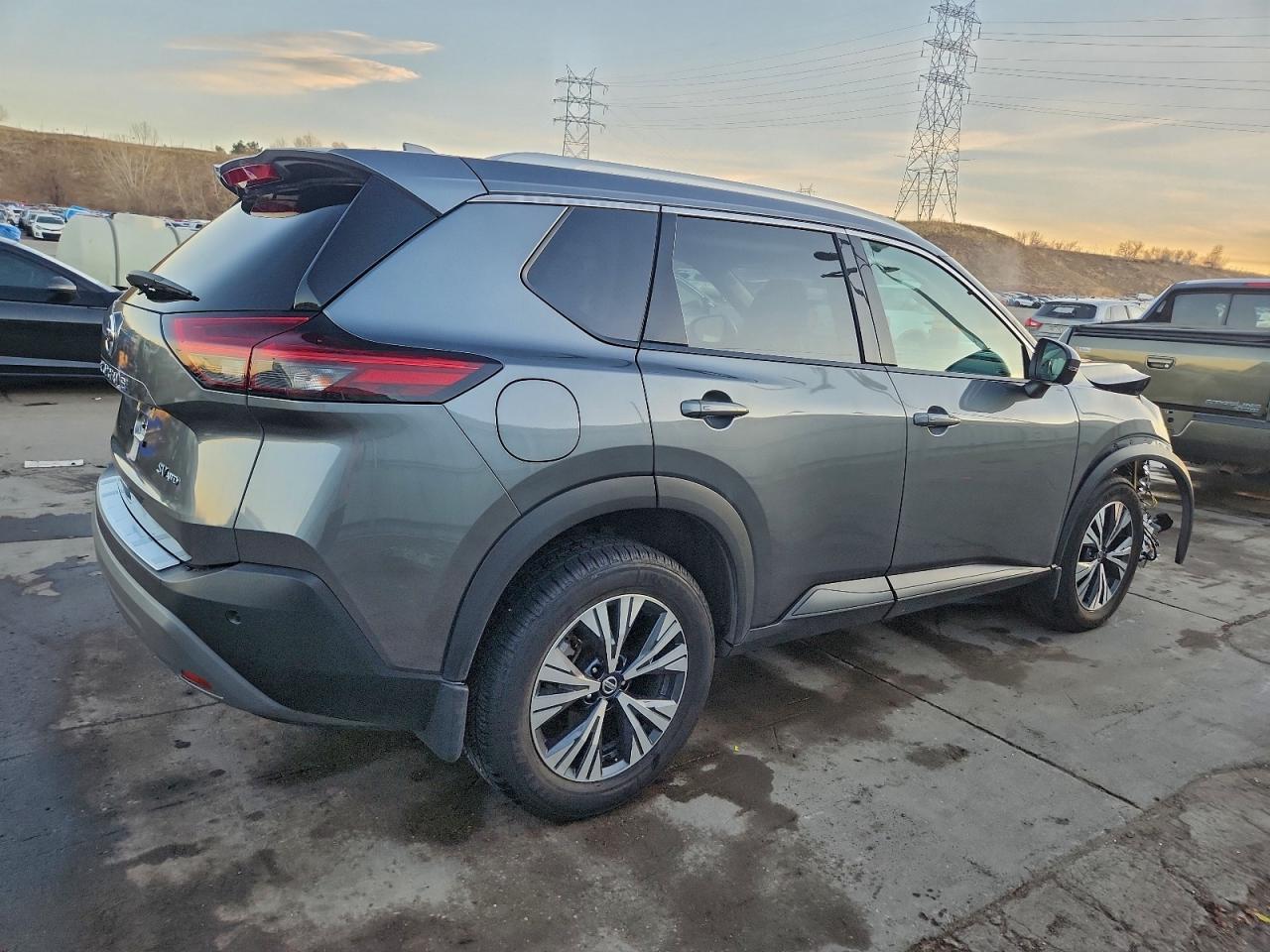 2021 NISSAN ROGUE SV photo 3