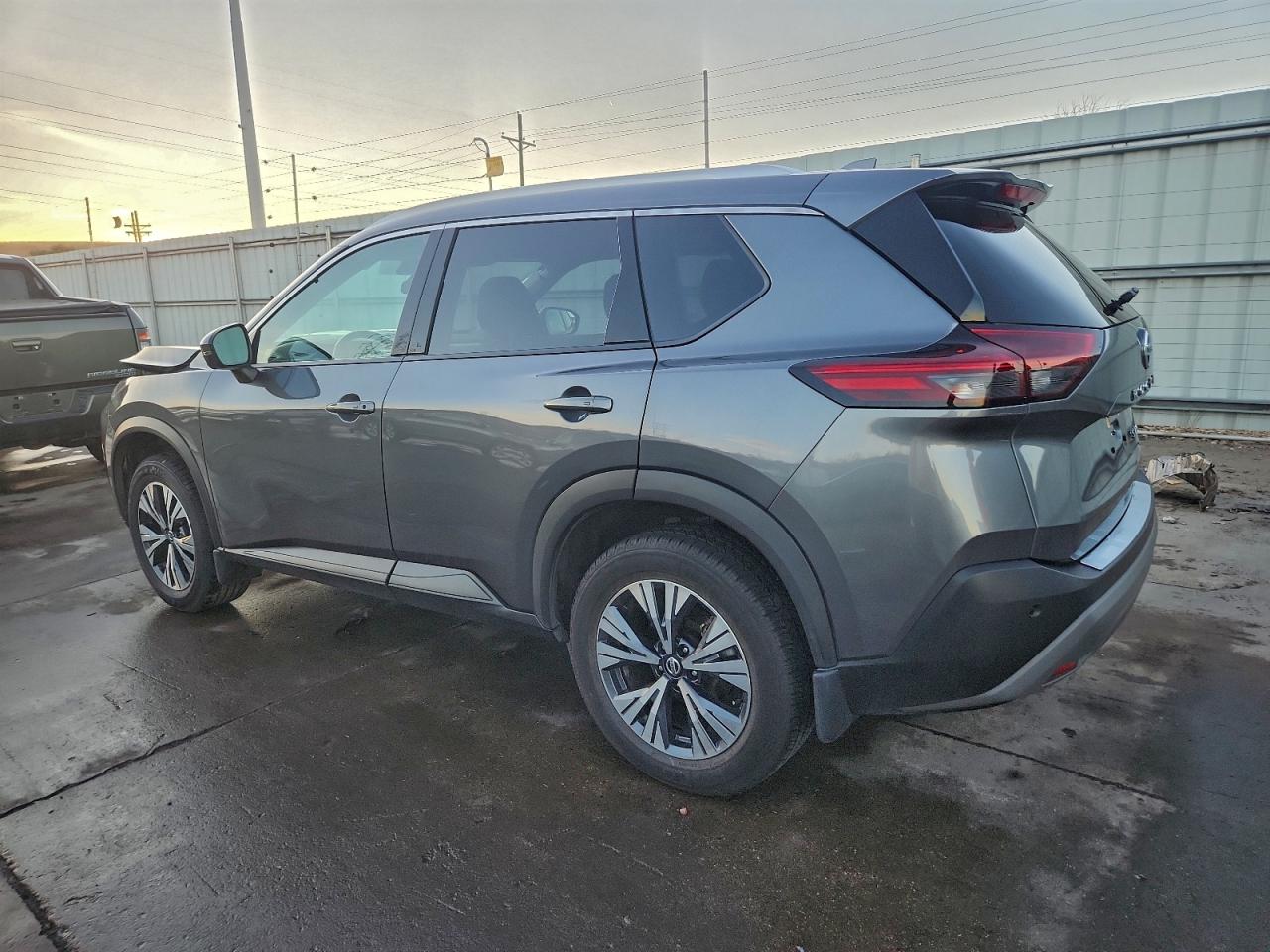 2021 NISSAN ROGUE SV photo 2