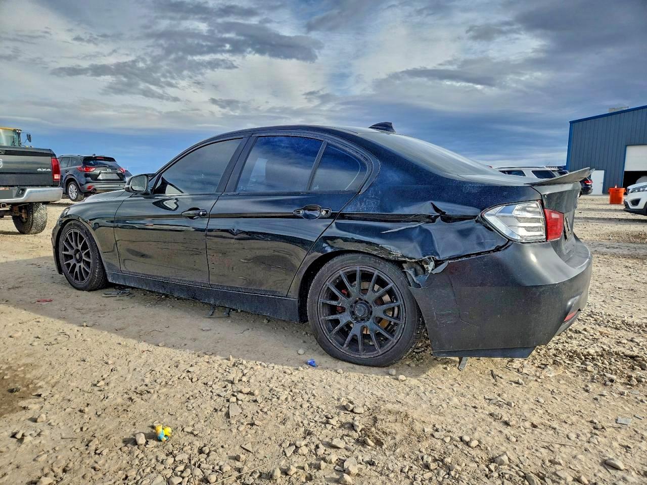 2014 BMW 320 I XDRIVE photo 2
