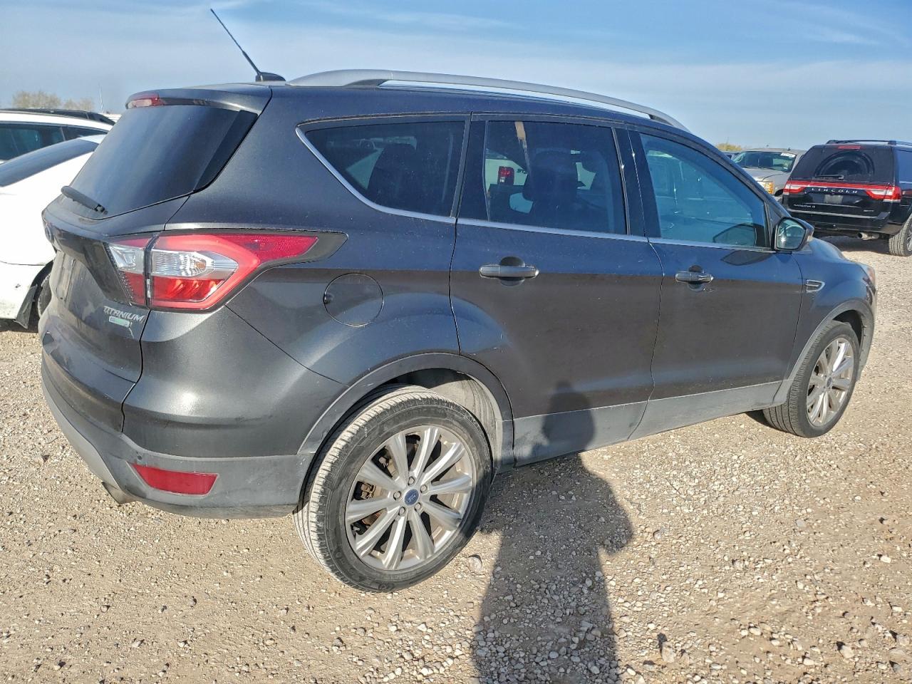 2017 FORD ESCAPE TITANIUM photo 5