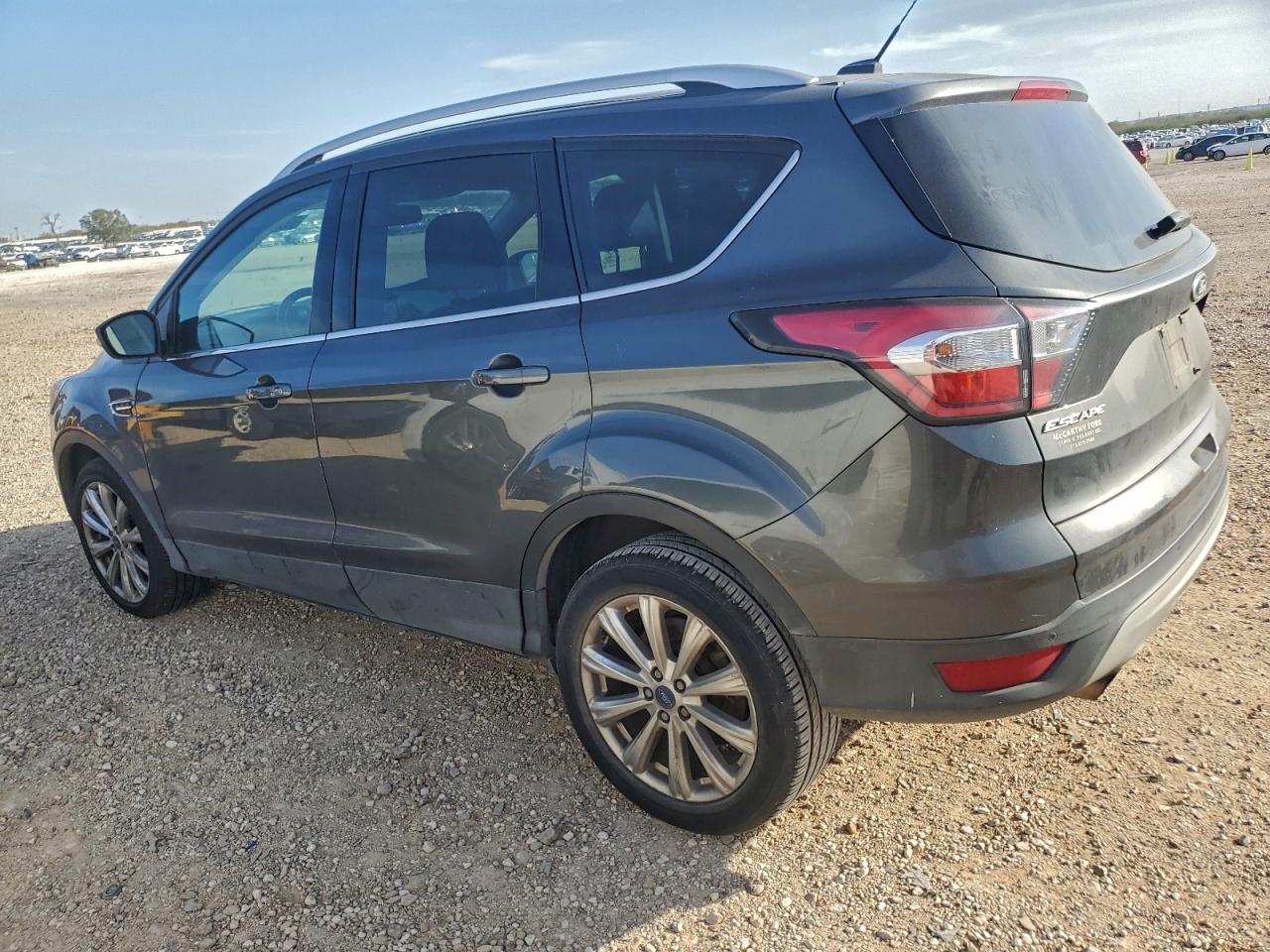 2017 FORD ESCAPE TITANIUM photo 3