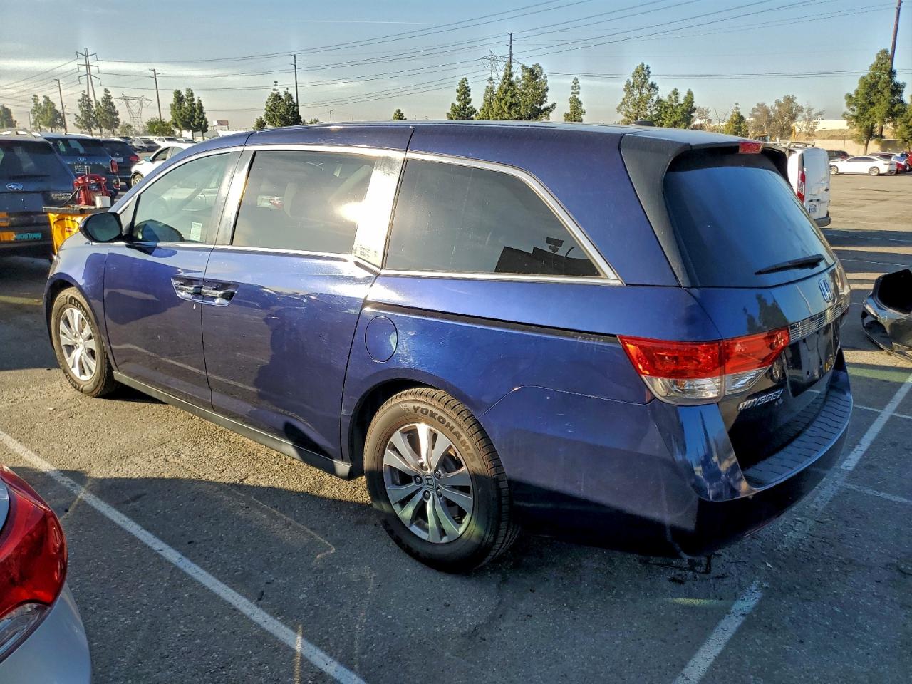 2016 HONDA ODYSSEY SE photo 3
