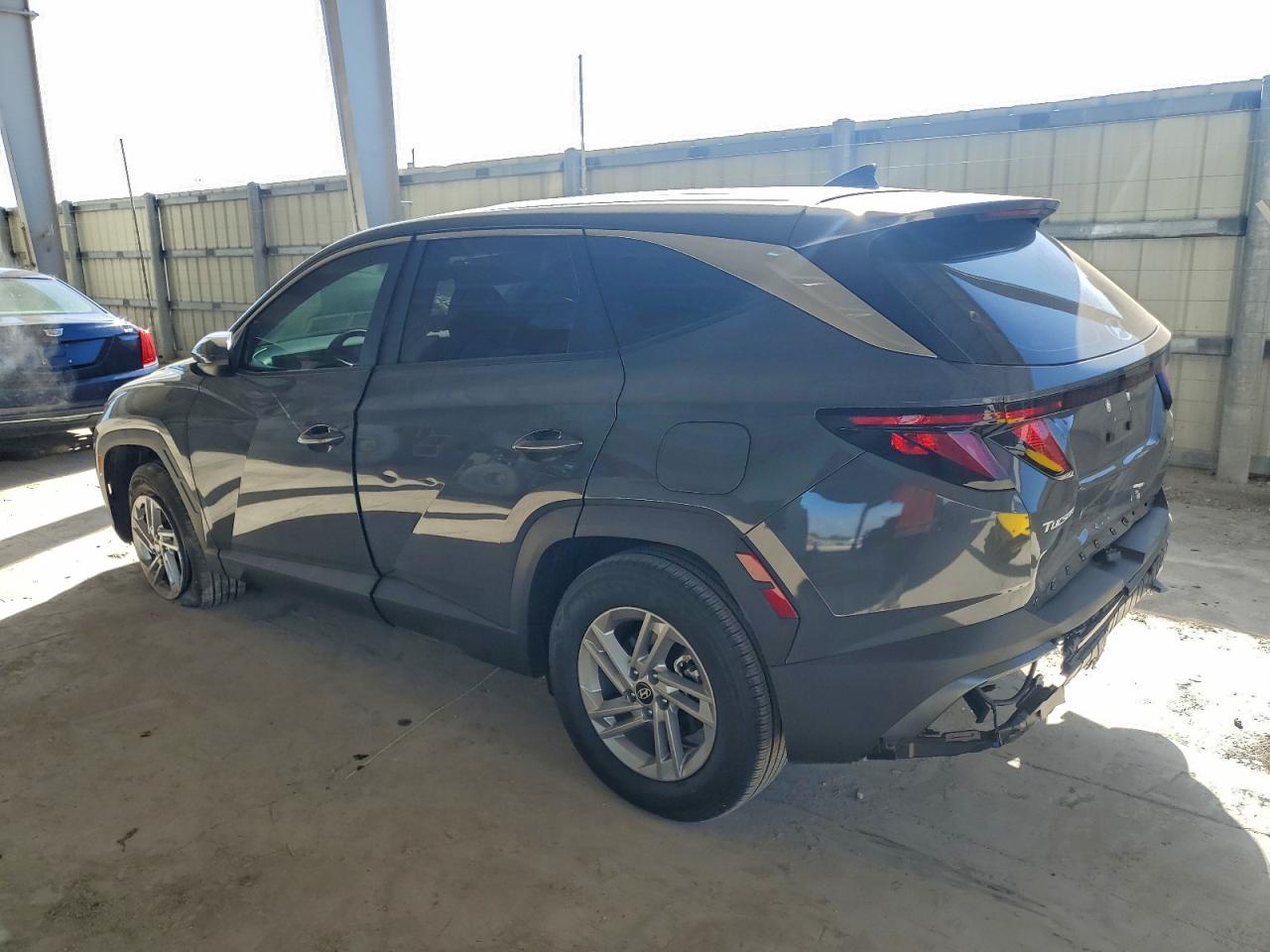2025 HYUNDAI TUCSON SE photo 2