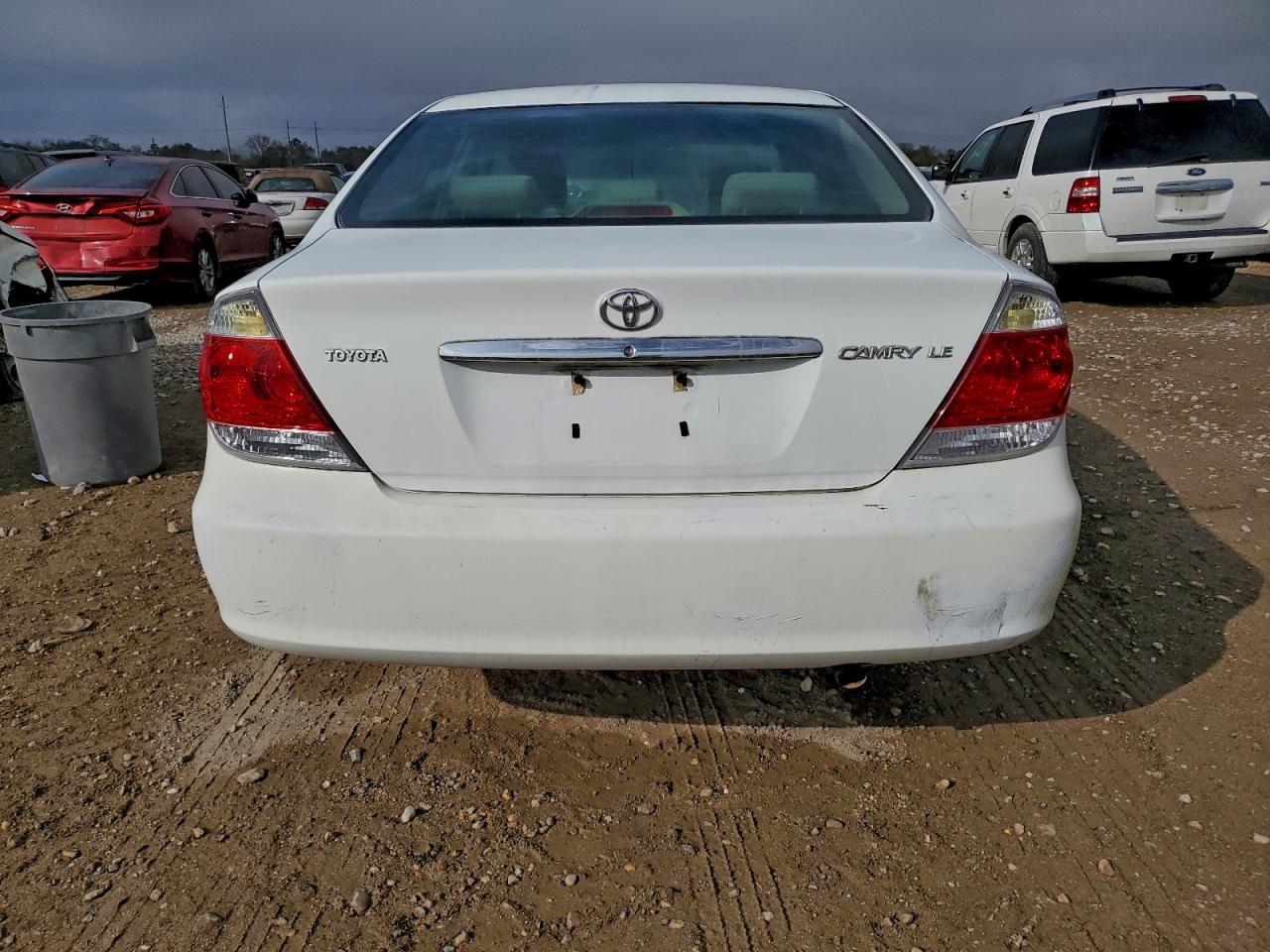 2005 TOYOTA CAMRY LE photo 11
