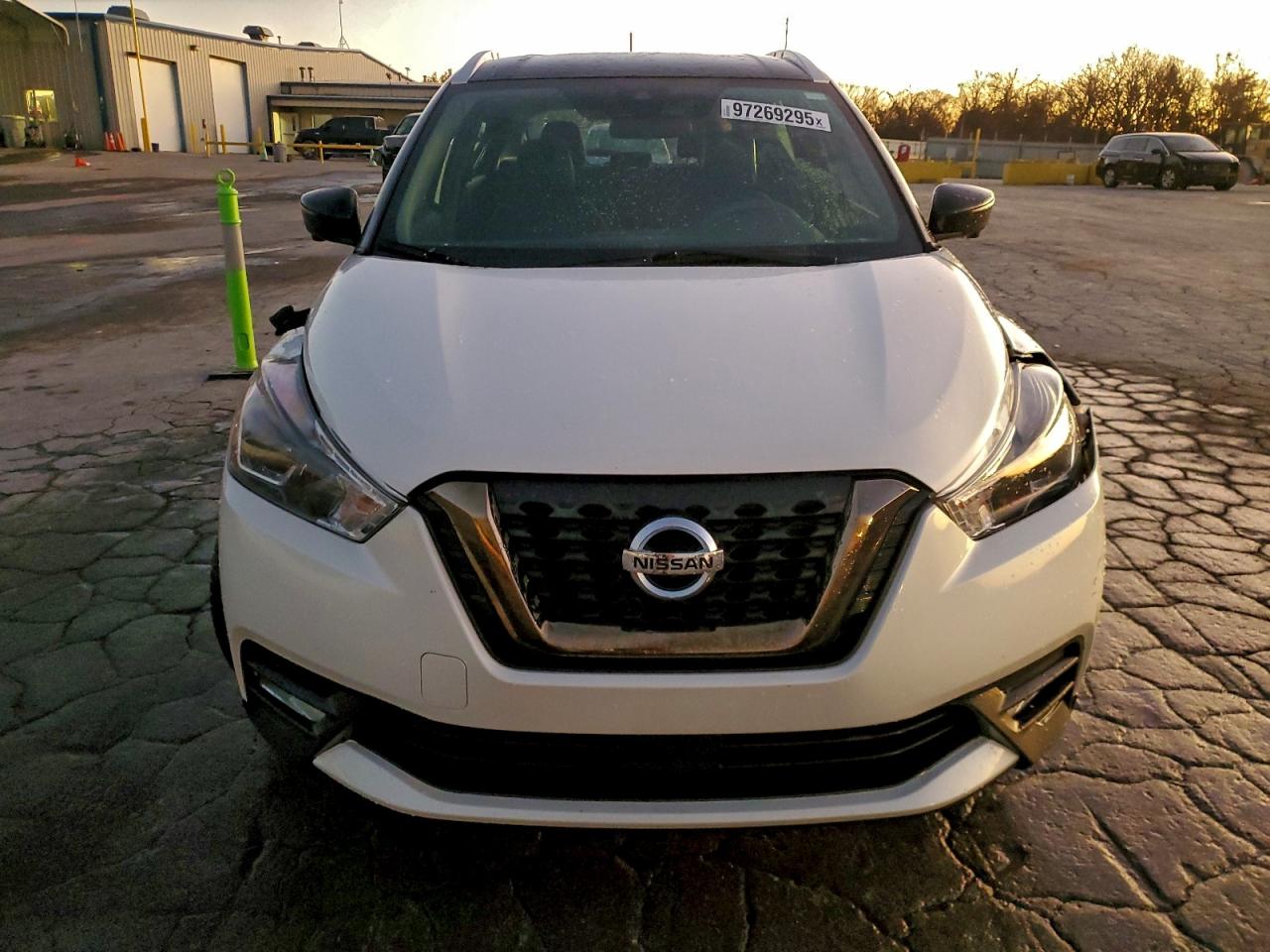 2020 NISSAN KICKS SR photo 9