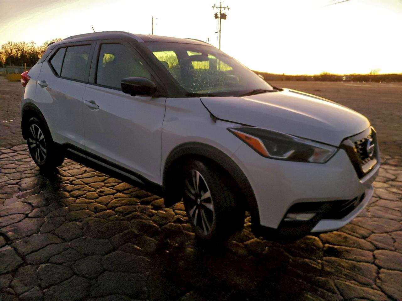 2020 NISSAN KICKS SR photo 7
