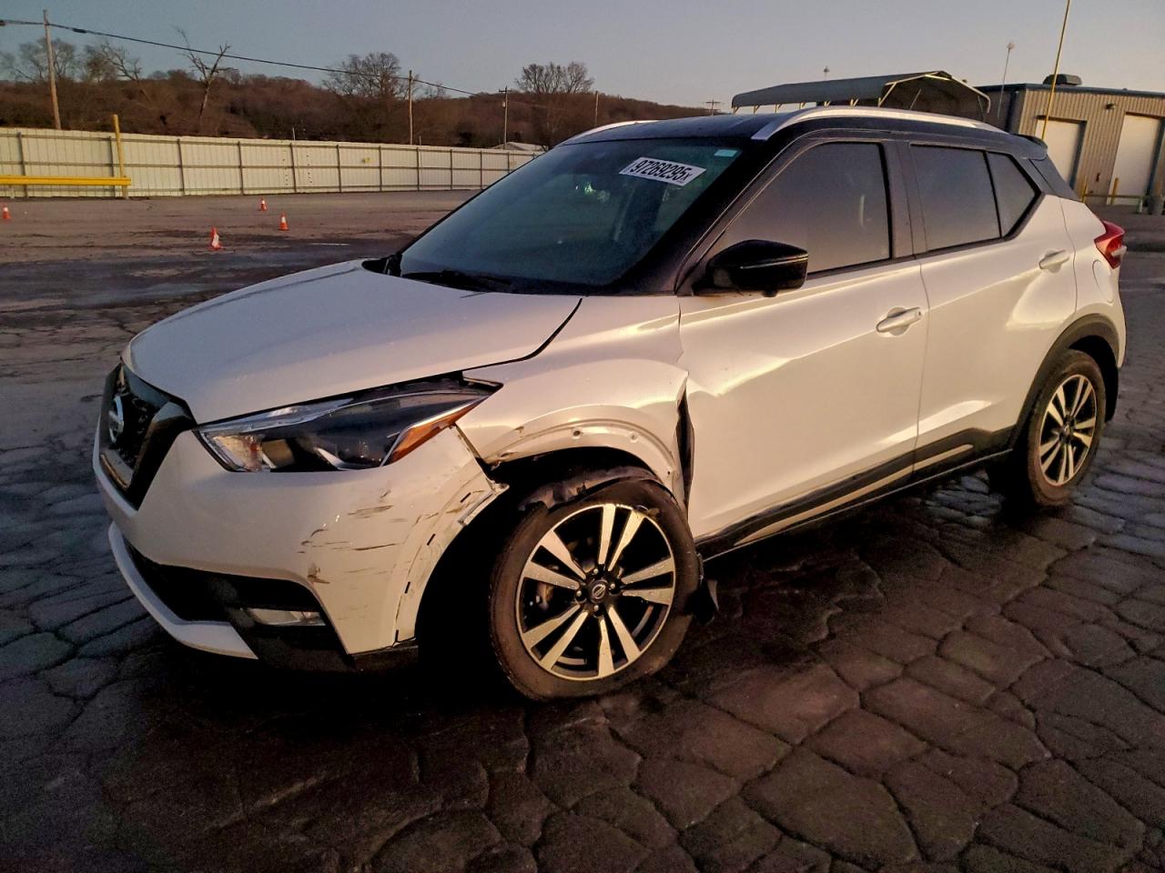 2020 NISSAN KICKS