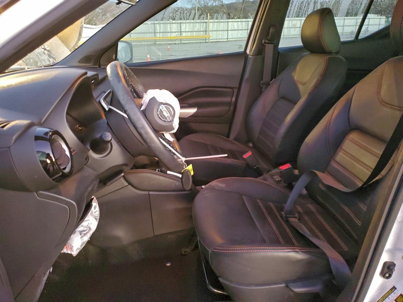 2020 NISSAN KICKS SR photo 13