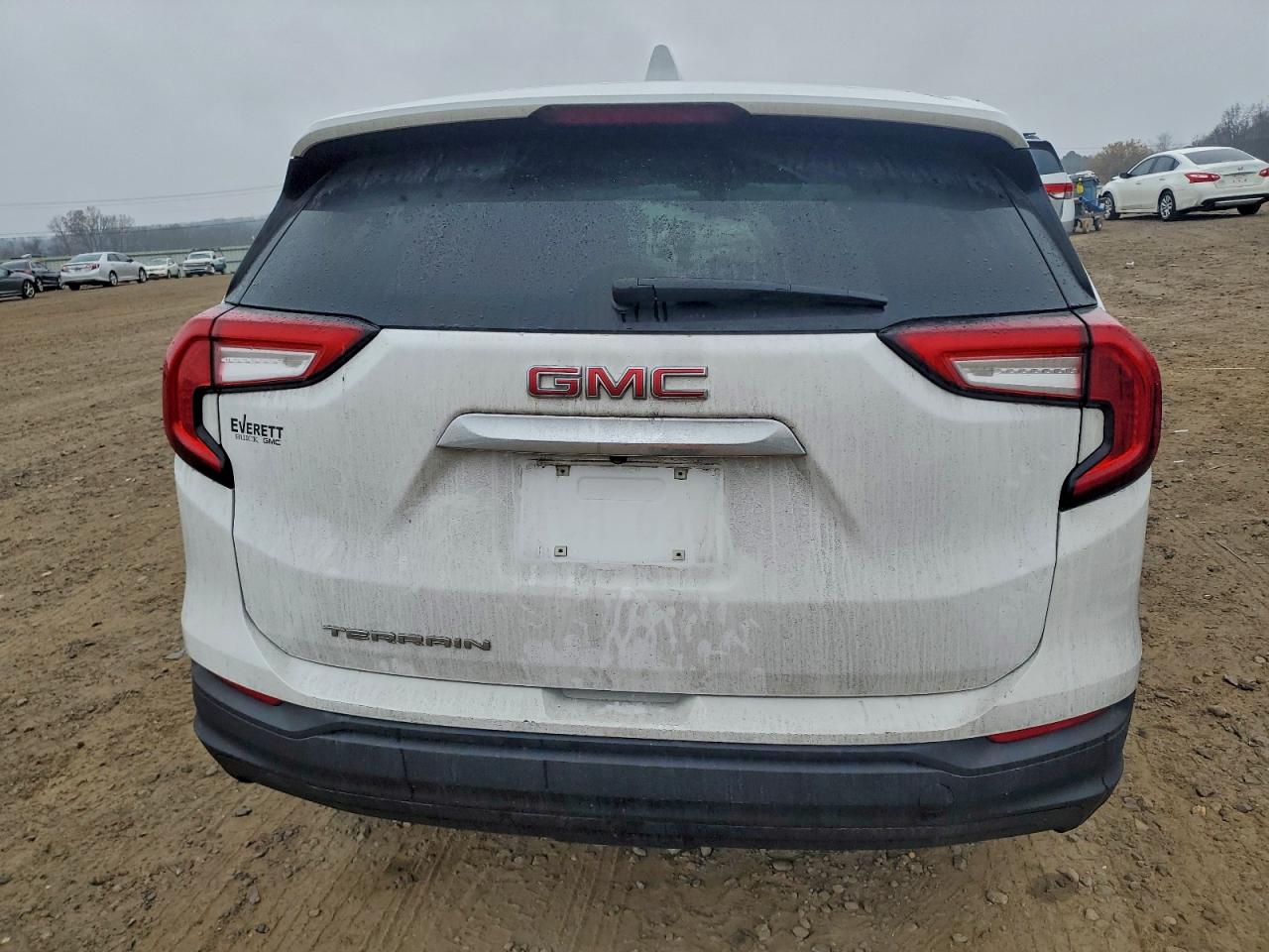 2024 GMC TERRAIN SLE photo 6