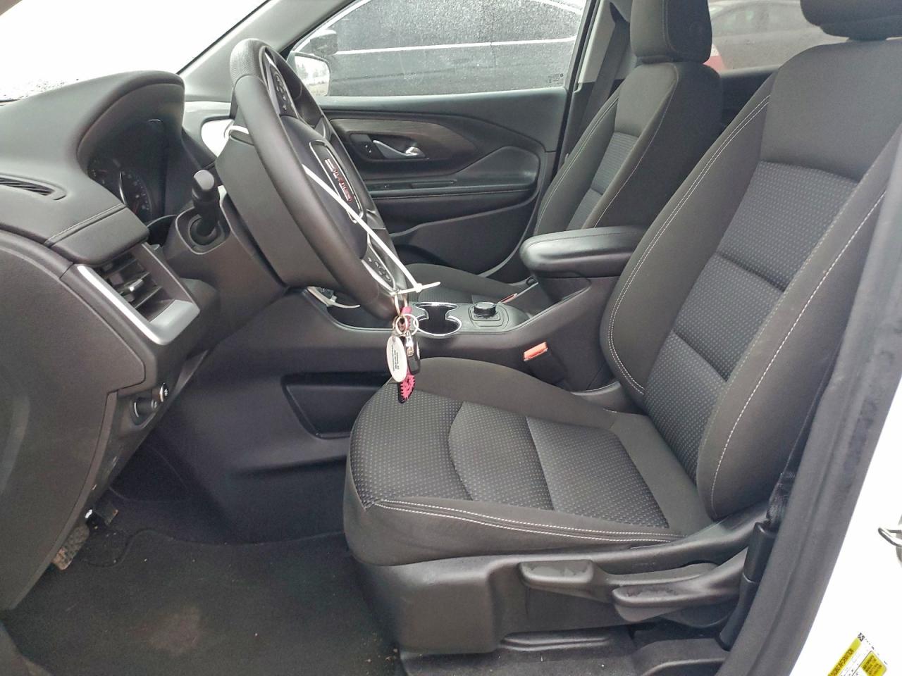 2024 GMC TERRAIN SLE photo 7