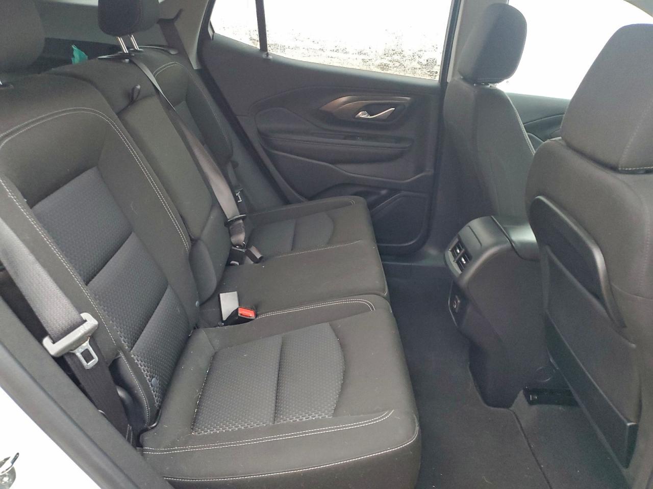2024 GMC TERRAIN SLE photo 10