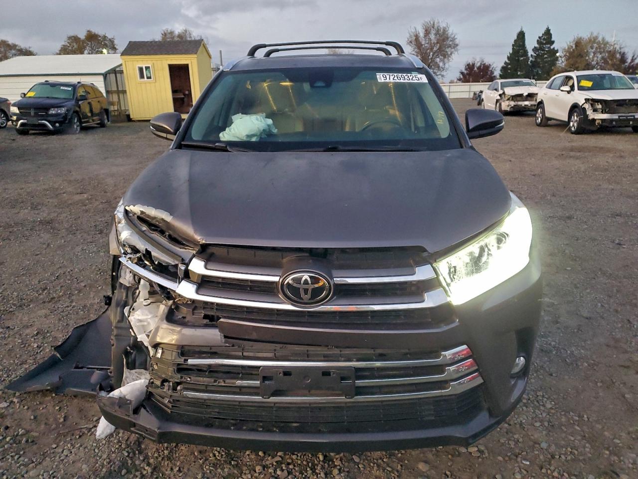 2018 TOYOTA HIGHLANDER LIMITED photo 9