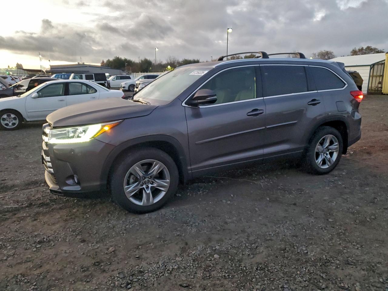 2018 TOYOTA HIGHLANDER