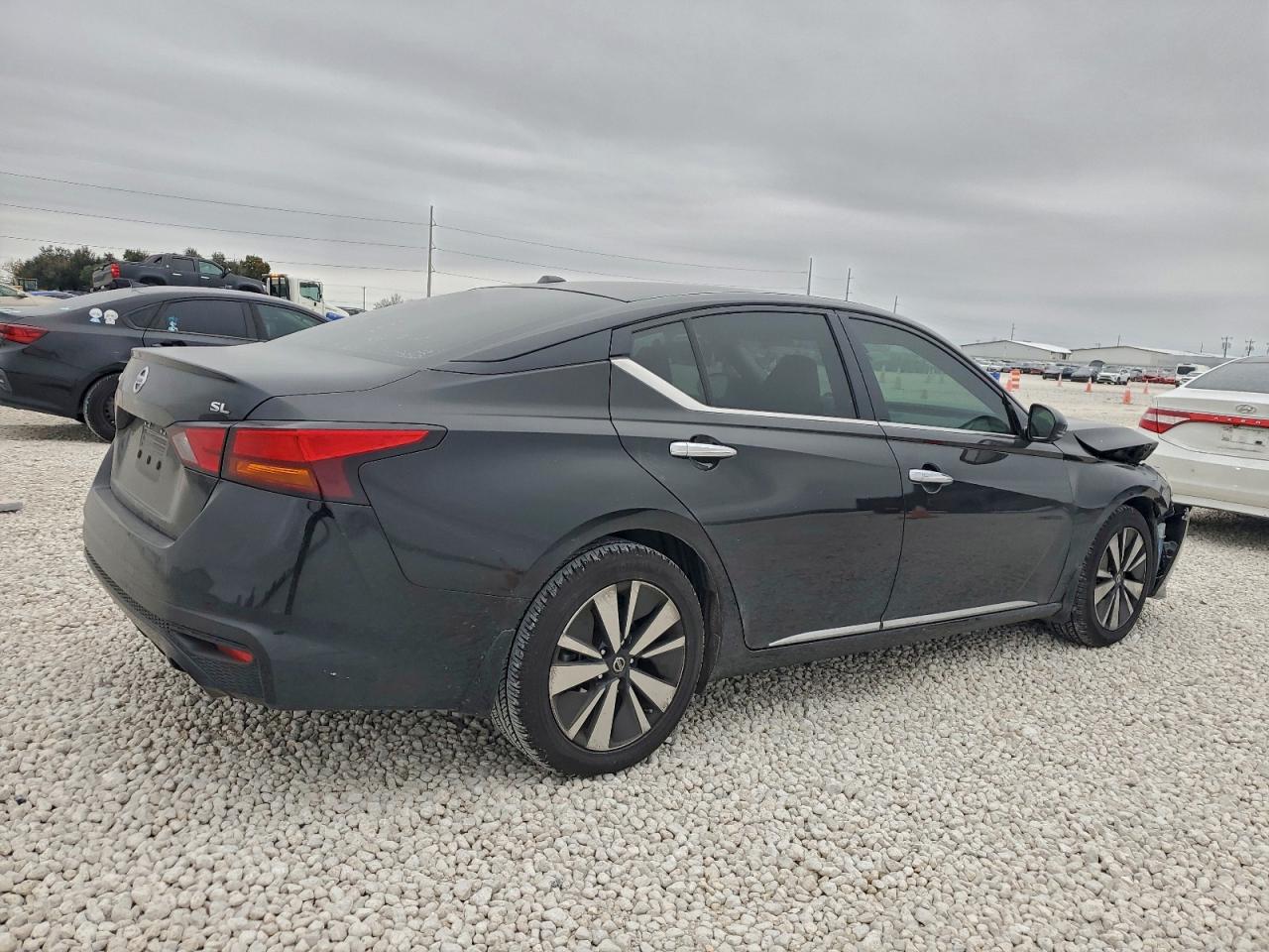 2019 NISSAN ALTIMA SL photo 3