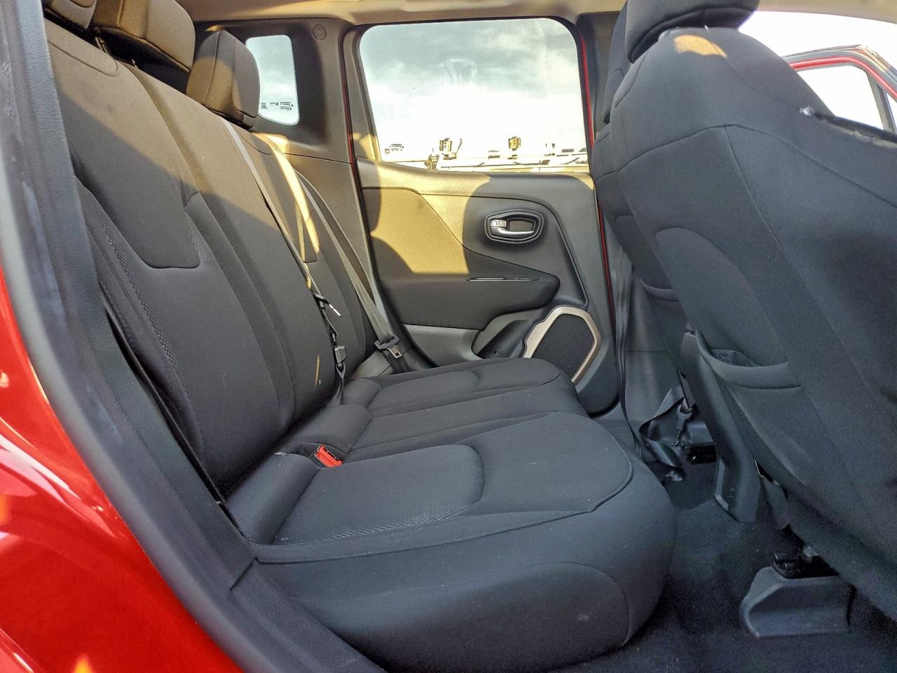 2017 JEEP RENEGADE LATITUDE photo 10