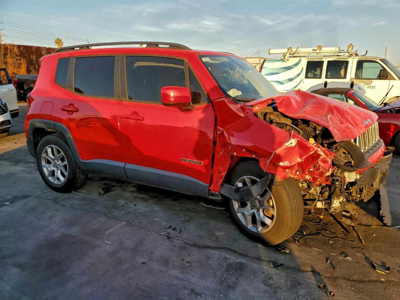 2017 JEEP RENEGADE LATITUDE photo 4