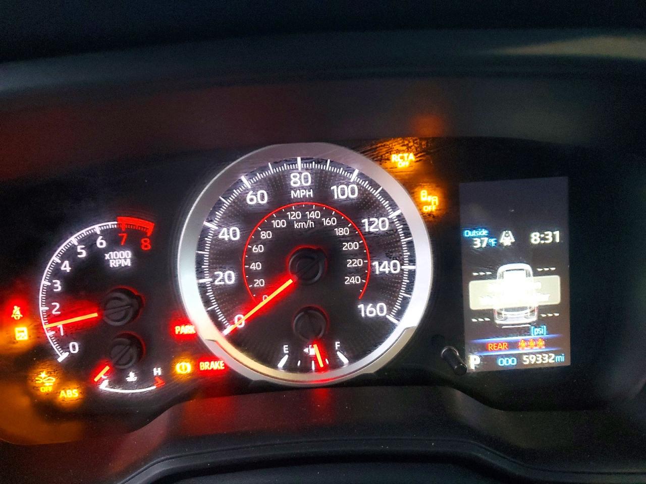 2022 TOYOTA COROLLA CROSS LE photo 9