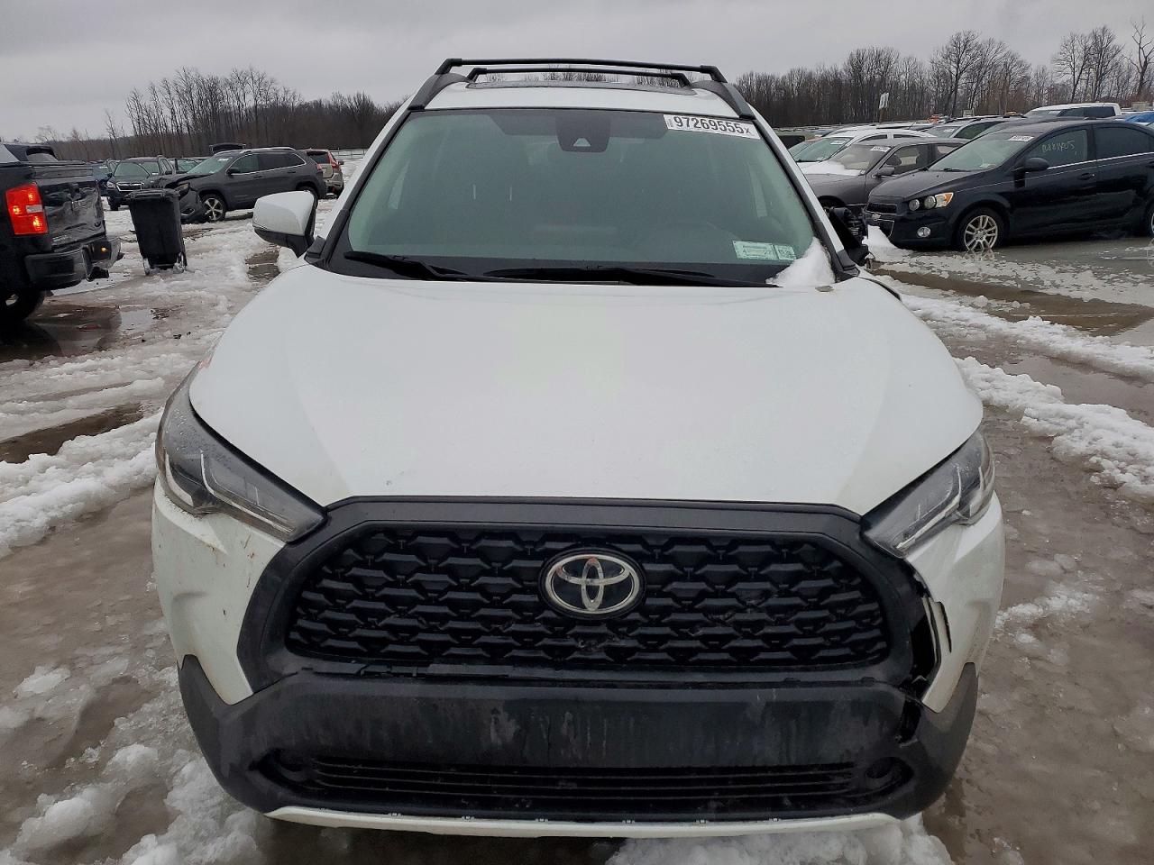 2022 TOYOTA COROLLA CROSS LE photo 5