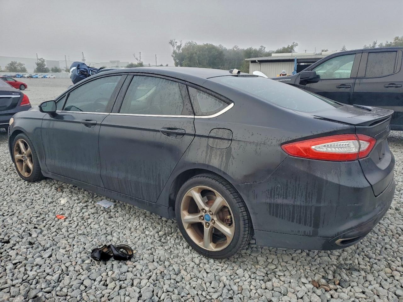 2013 FORD FUSION SE photo 2
