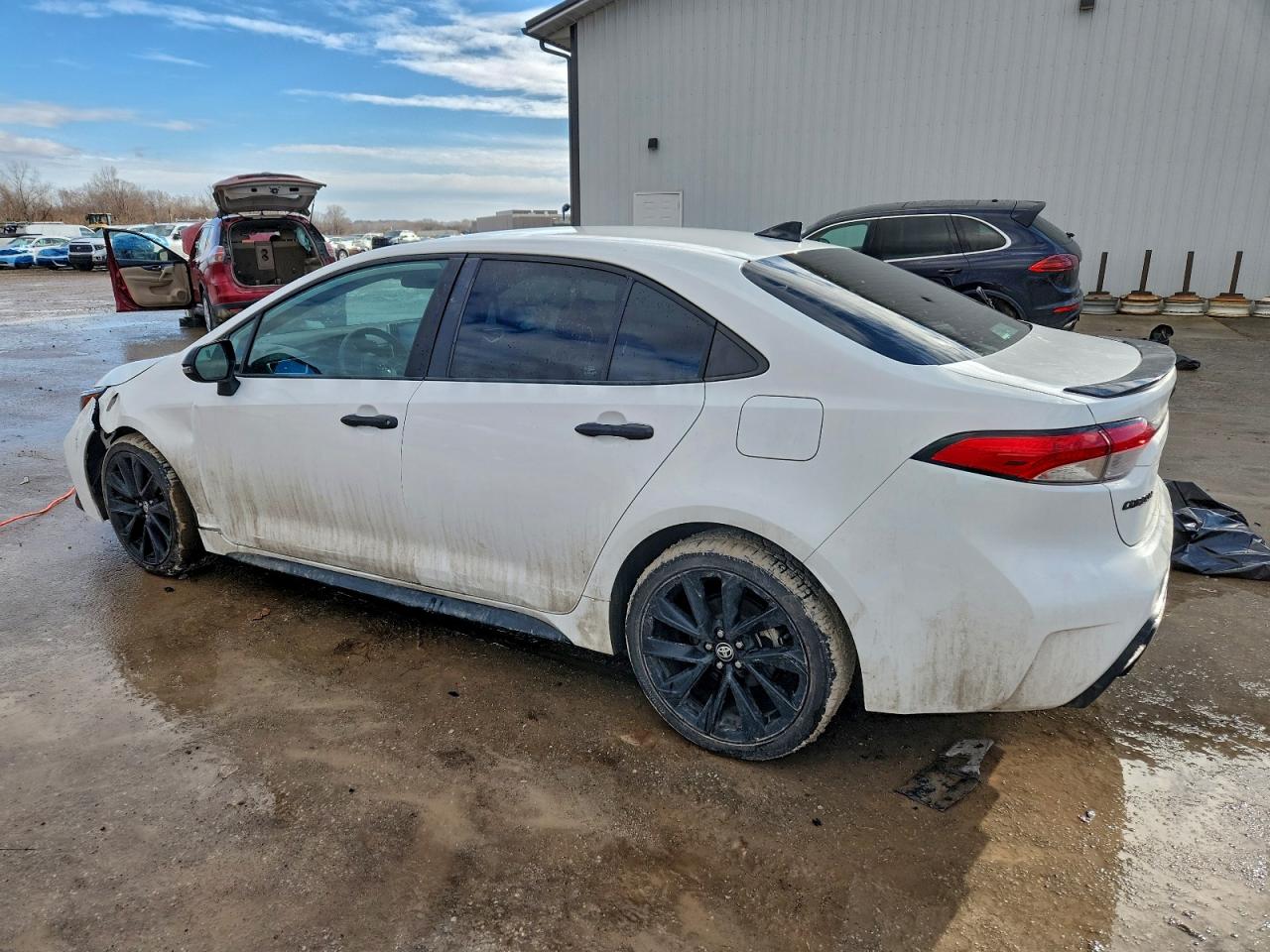 2021 TOYOTA COROLLA SE photo 2