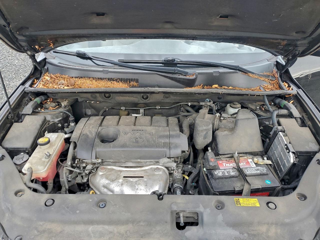 2011 TOYOTA RAV4 photo 12