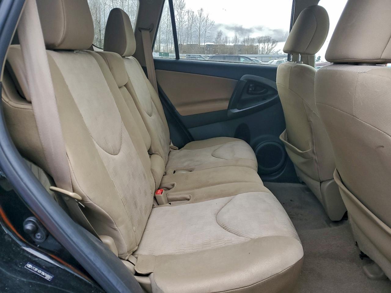 2011 TOYOTA RAV4 photo 11