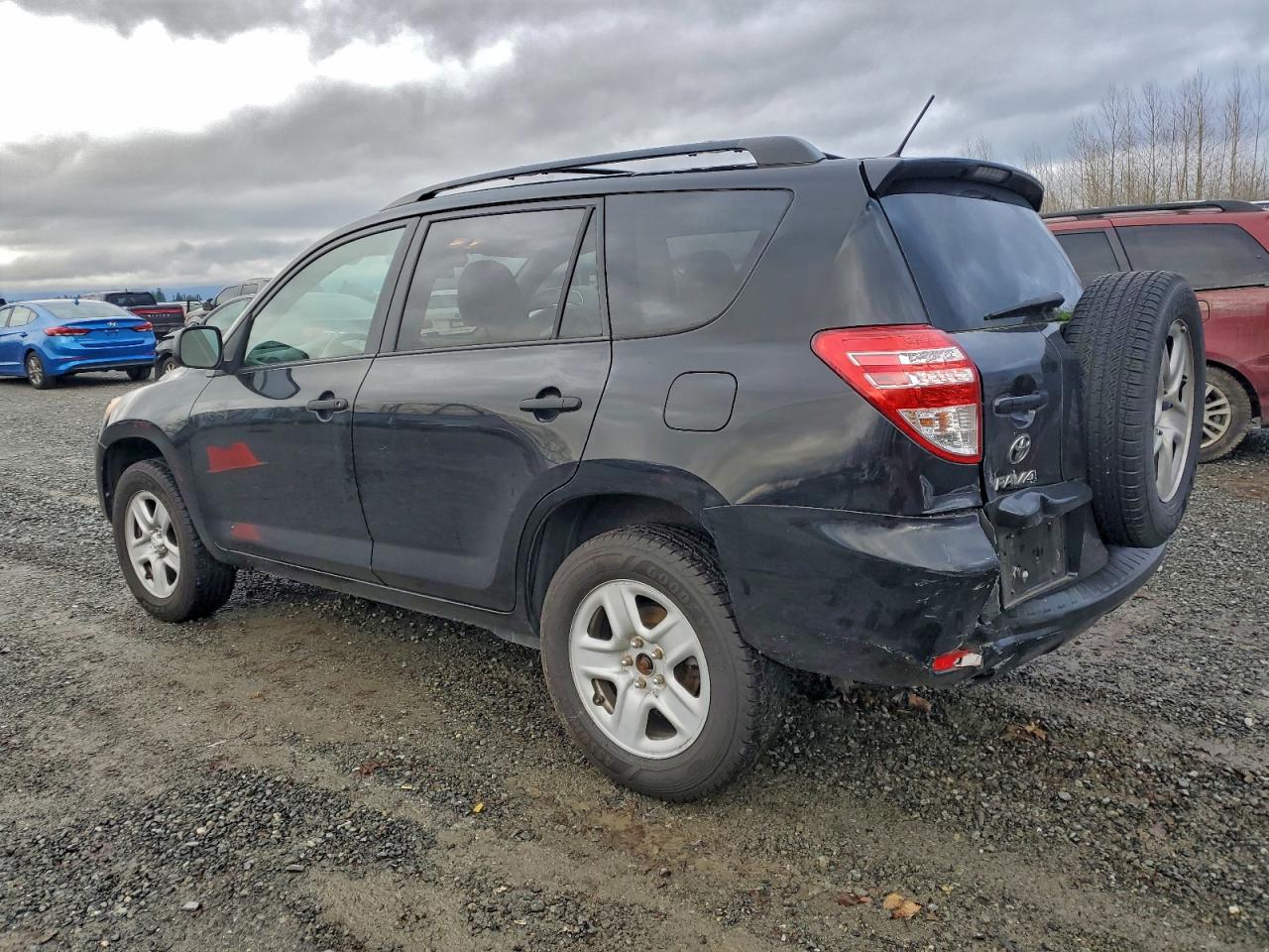 2011 TOYOTA RAV4 photo 2